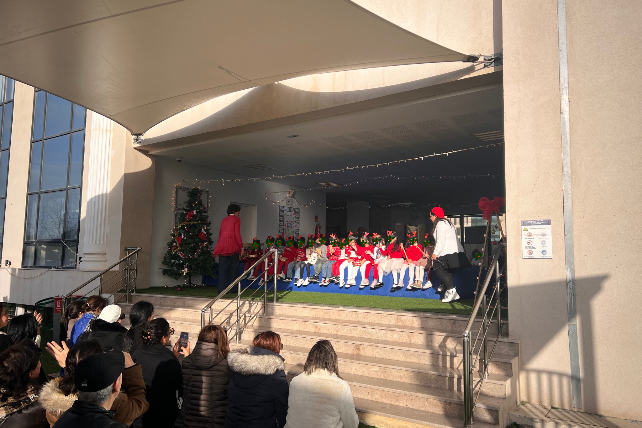 Lire la suite à propos de l’article Une fête musicale pour clôturer l’année à la maternelle du Lac