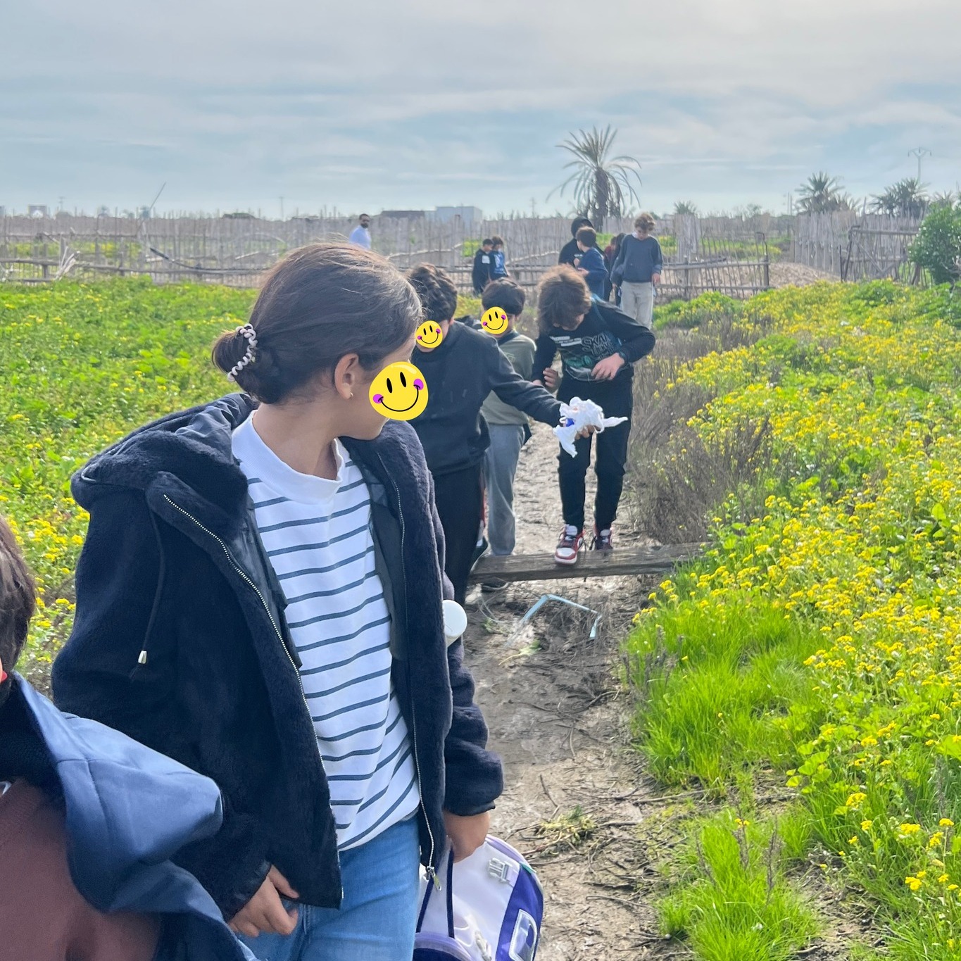Lire la suite à propos de l’article Sortie pédagogique à Ghar El Melh : CM2 Bleu explore histoire et développement durable 🌍