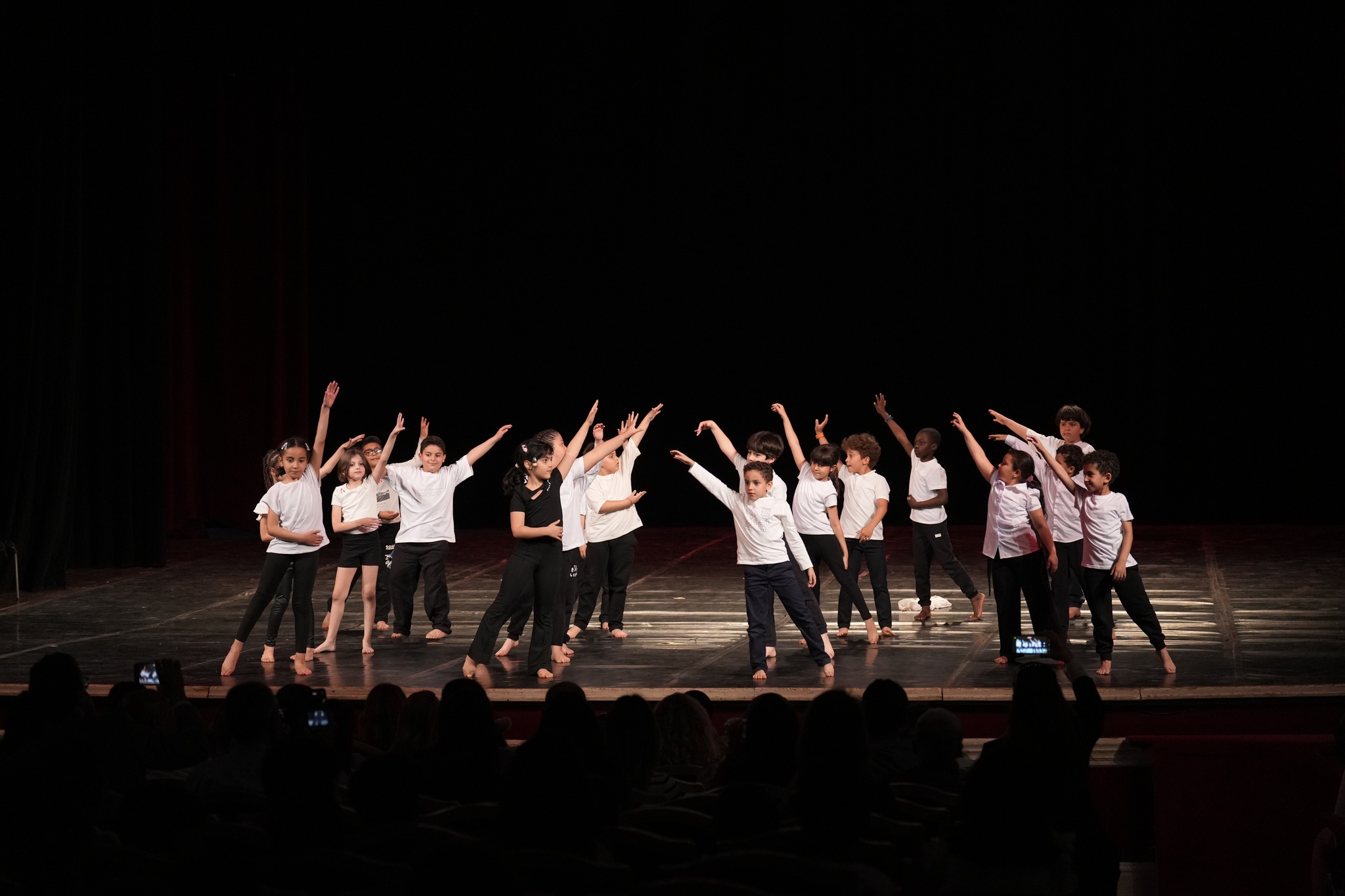 Lire la suite à propos de l’article Retour sur le Festival de danse contemporaine | GSRD Les Berges du Lac